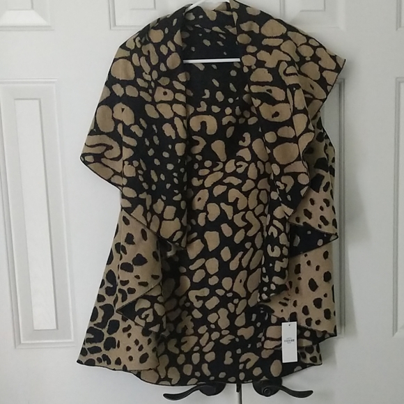 Leopard print poncho wrap - Picture 3 of 3